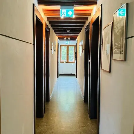 Wuerzburger Karl-straub-haus بيت شباب